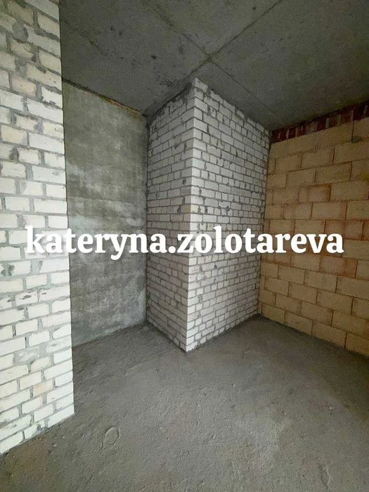 I will sell 1 apartment in the very center of Kharkiv in a newly built building.