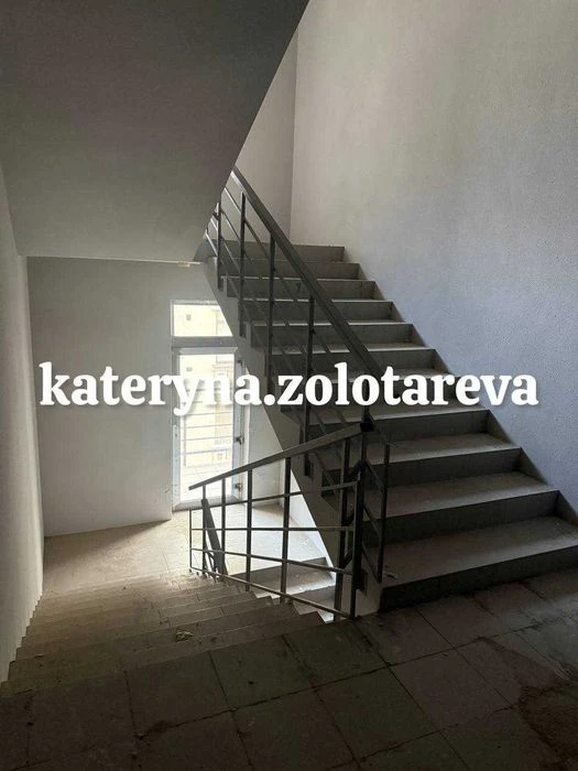 I will sell 1 apartment in the very center of Kharkiv in a newly built building.