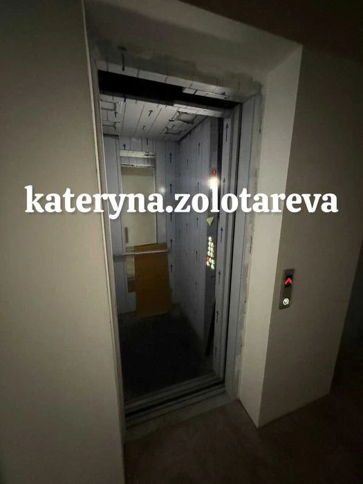I will sell 1 apartment in the very center of Kharkiv in a newly built building.