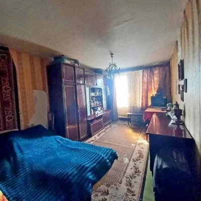 3-bedroom apartment for sale, Saltovskaya metro station, 1 minute away.