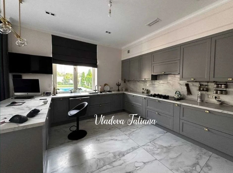 Продажа Шикарного дома в Совиньоне 350м², 3 спальные