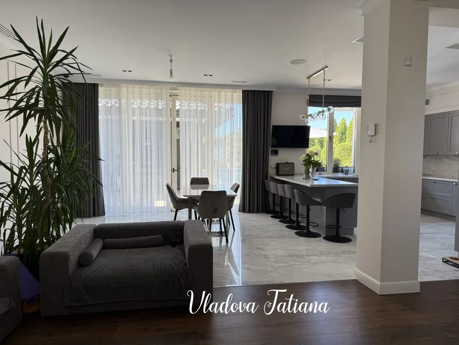 Продажа Шикарного дома в Совиньоне 350м², 3 спальные