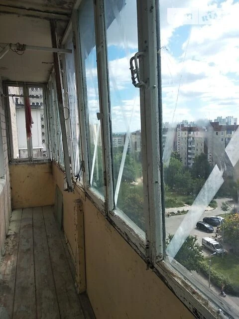 Sale of 2-room apartment 52 sq. m on 33 European Union Avenue