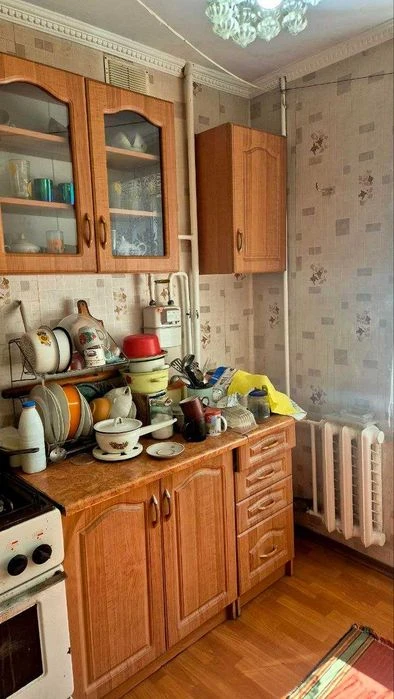 Two-room apartment for sale, Left Bank, brick building