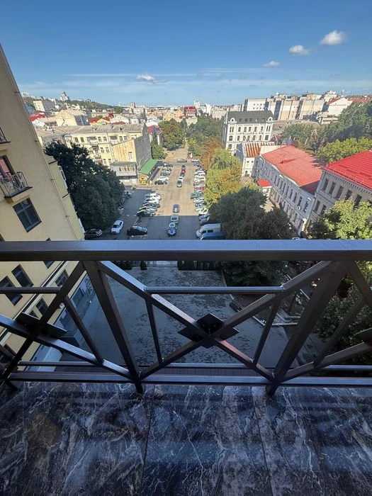 Продажа 2-комнатной квартиры в центре Подола возле метро