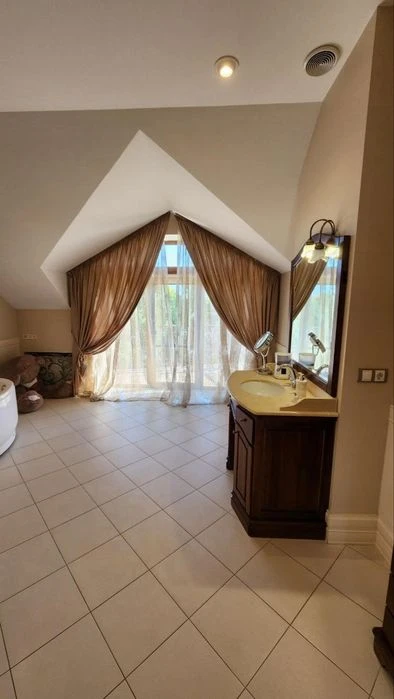 Luxurious VILLA in Sauvignon, 15 acres, 440m2