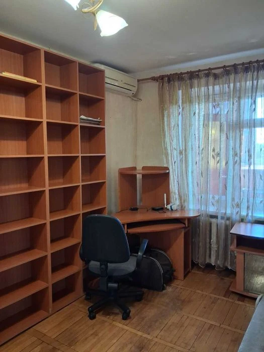 Продам 2-х комнатную квартиру в прекрасном жилом состоянии.