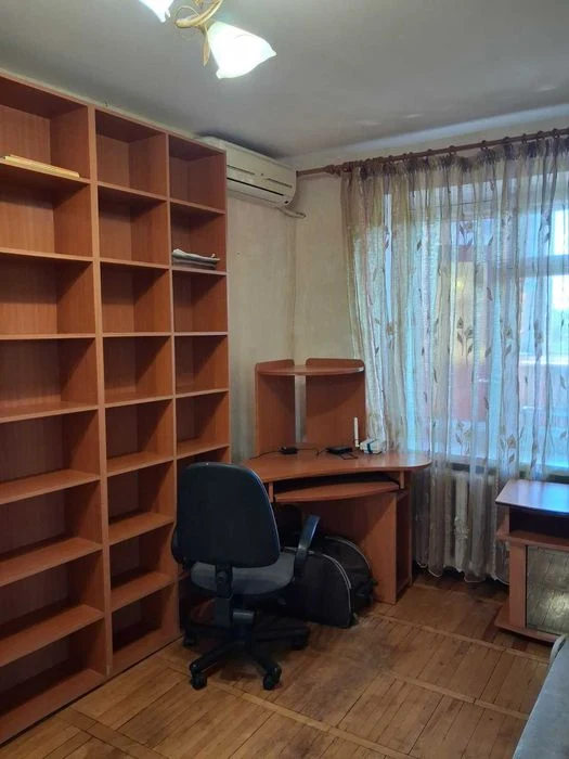 Продам 2-х комнатную квартиру в прекрасном жилом состоянии.