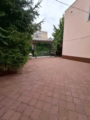 Продам 2-х этажный дом на Марсельской.