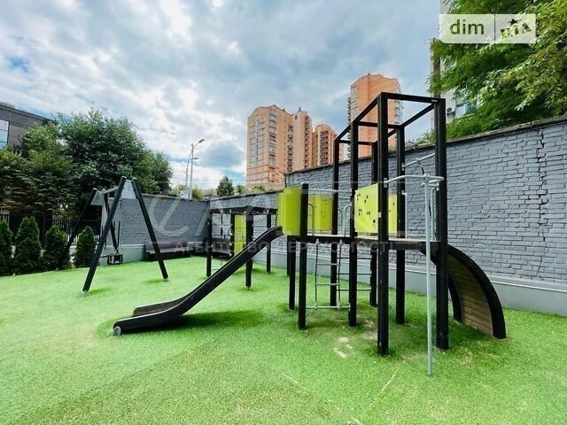Sale of 4-room apartment 175 sq. m on Laboratornyi 7 • ID 34