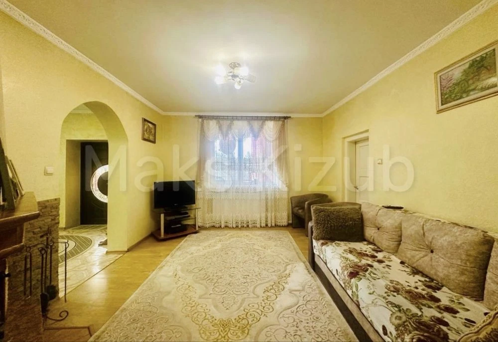 Продаж приватного будиноку з газом/ 225 м2/ Ділянка