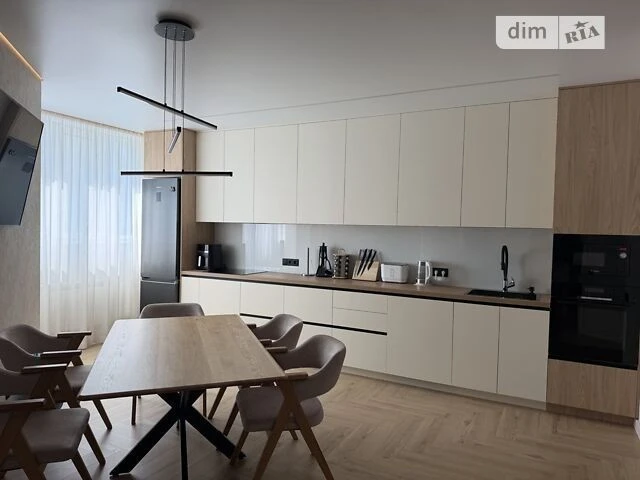 Sale of 2-room apartment 84 sq. m. on 8B Borysa Hmyri St., apt. 124