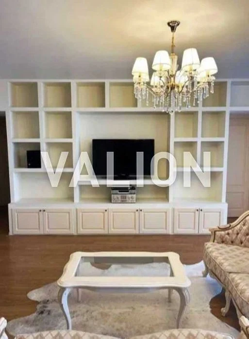 Without %. Selling a two-level apartment 192m2, Zdanovska Street 52/