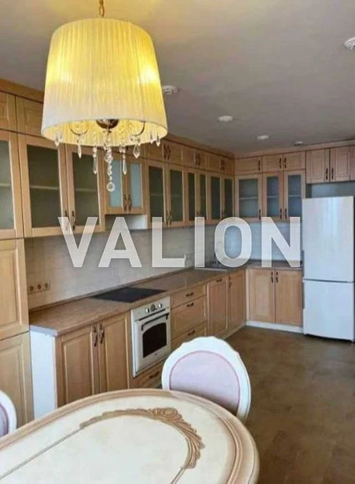 Without %. Selling a two-level apartment 192m2, Zdanovska Street 52/