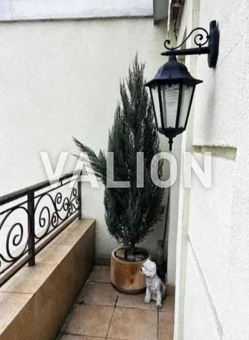 Without %. Selling a two-level apartment 192m2, Zdanovska Street 52/