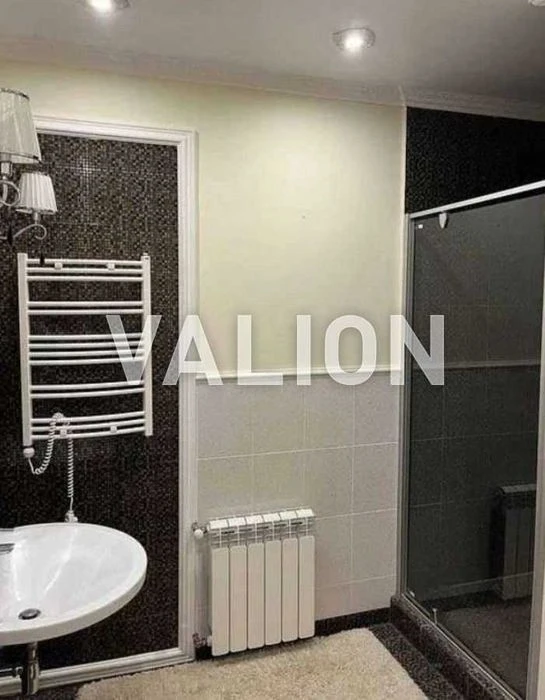 Without %. Selling a two-level apartment 192m2, Zdanovska Street 52/