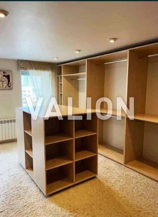 Without %. Selling a two-level apartment 192m2, Zdanovska Street 52/