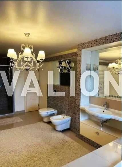 Without %. Selling a two-level apartment 192m2, Zdanovska Street 52/
