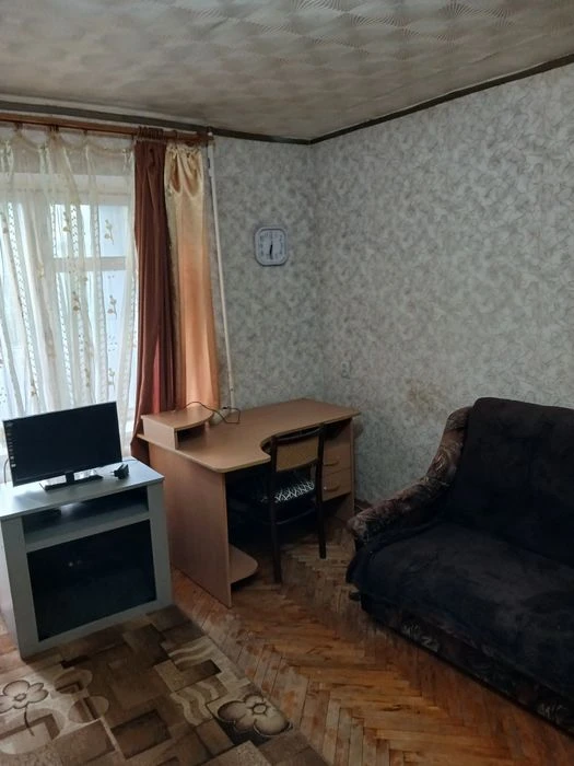 For sale, owner, 1-room apartment near Kholodnaya Gora metro station.