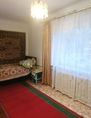 Продаж 2-к кв по вул Республіканській за 13499$