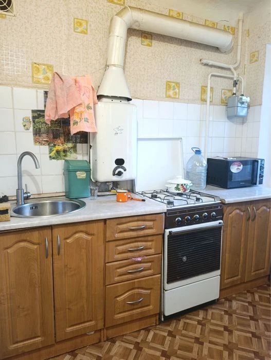 Продаж 2-к кв по вул Республіканській за 13499$
