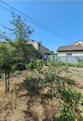 Продам правильной формы участок с документами в центре Слобо