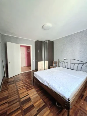 Urgent sale of a 2-room apartment on Budivelnykiv Blvd.