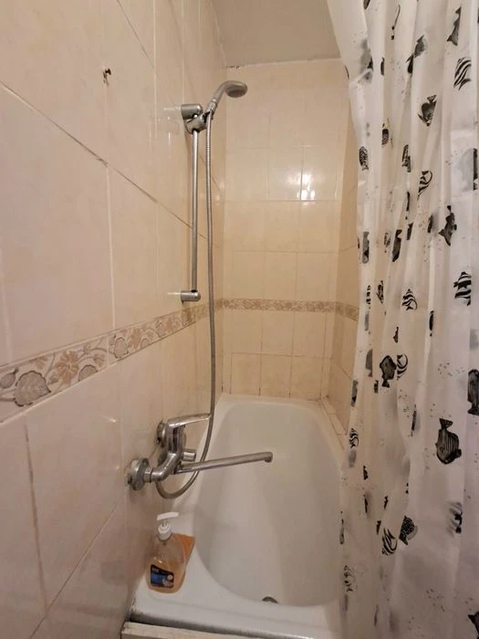 Urgent sale of a 2-room apartment on Budivelnykiv Blvd.