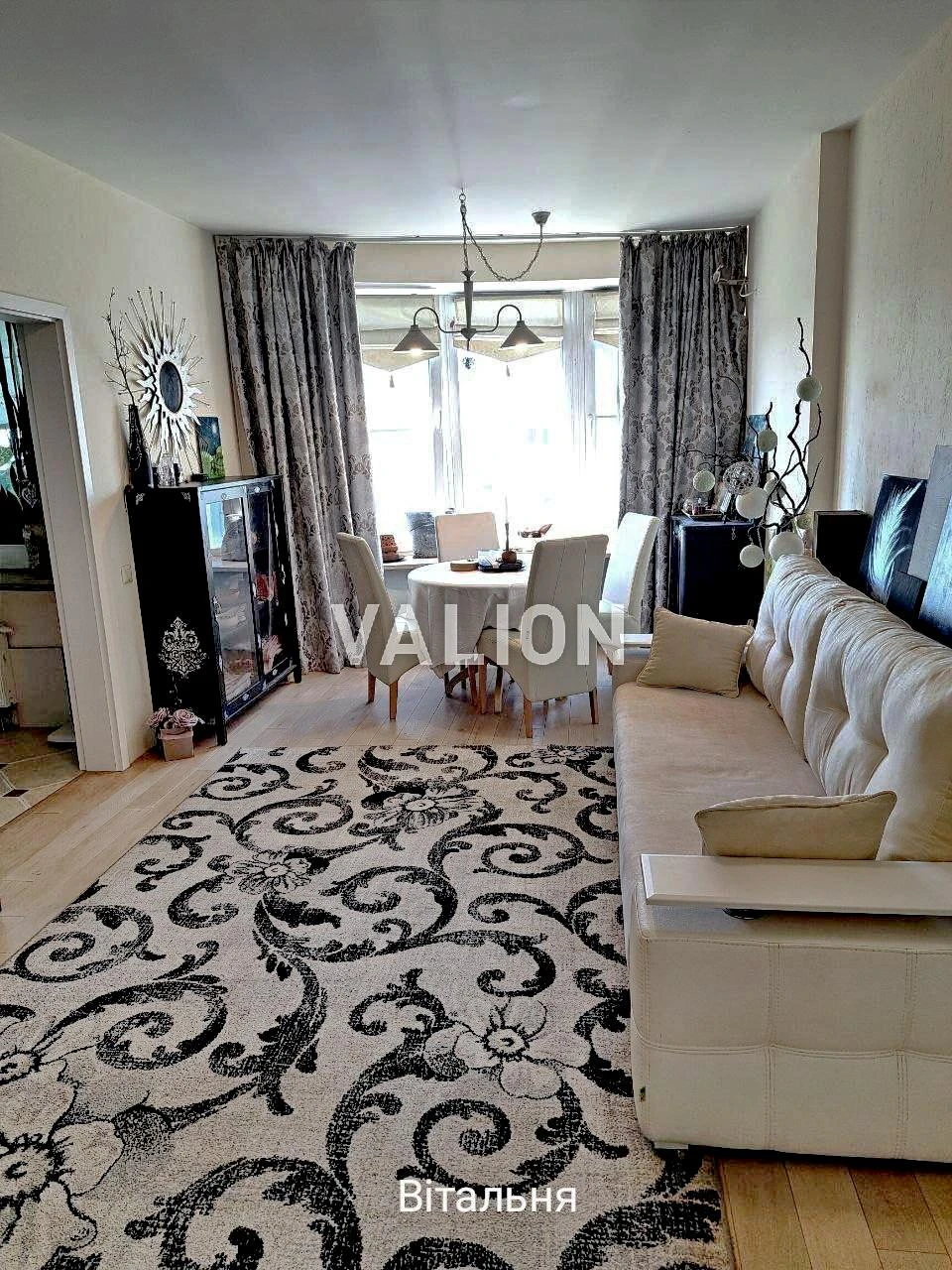 For sale 2-room apartment with renovation in the residential complex Pivdenna Brama, Dn St.