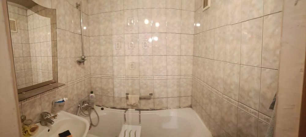 Продам 2 к. кв. На Бугаевской от хозяина.
