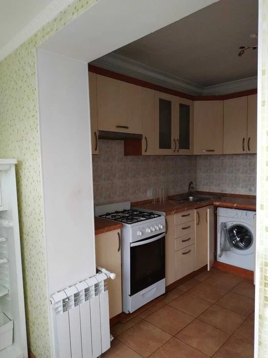 Two-room apartment on Lisovye. Chernihivska metro station. Kyiv, Bratislava