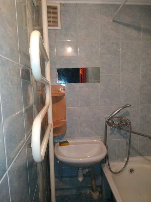 Two-room apartment on Lisovye. Chernihivska metro station. Kyiv, Bratislava