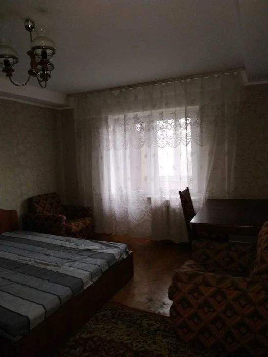 Two-room apartment on Lisovye. Chernihivska metro station. Kyiv, Bratislava