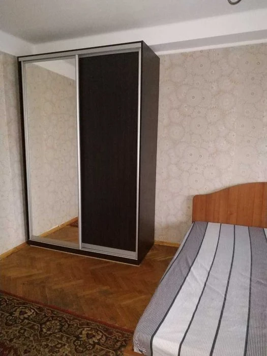 Two-room apartment on Lisovye. Chernihivska metro station. Kyiv, Bratislava