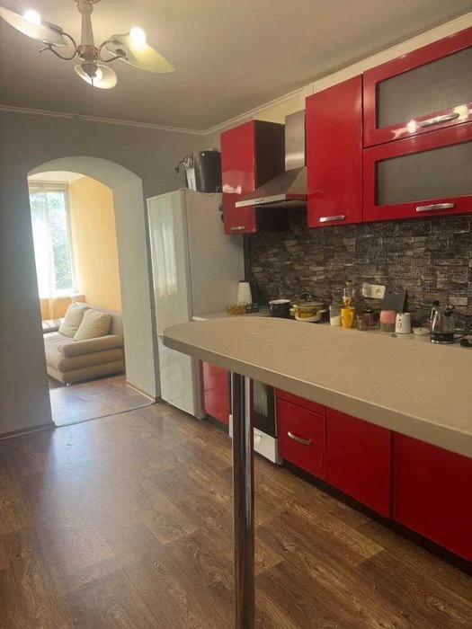 Продам 1-комнатную квартиру на Б, Славы, Сокол-2,