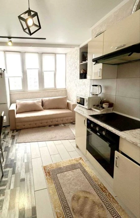 Продам 1-ком. ЖК Вернисаж. Константы 162 / Королева.  ТОРГ.