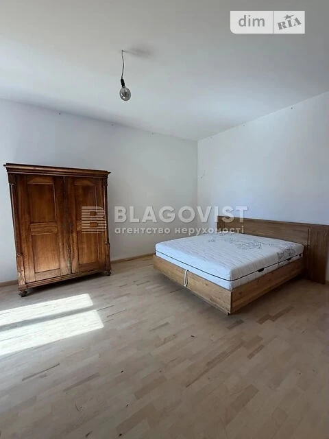 Продаж 2к квартири 64.3 кв. м на вул. Кирило-Мефодіївська 2