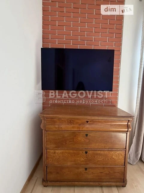 Продаж 2к квартири 64.3 кв. м на вул. Кирило-Мефодіївська 2