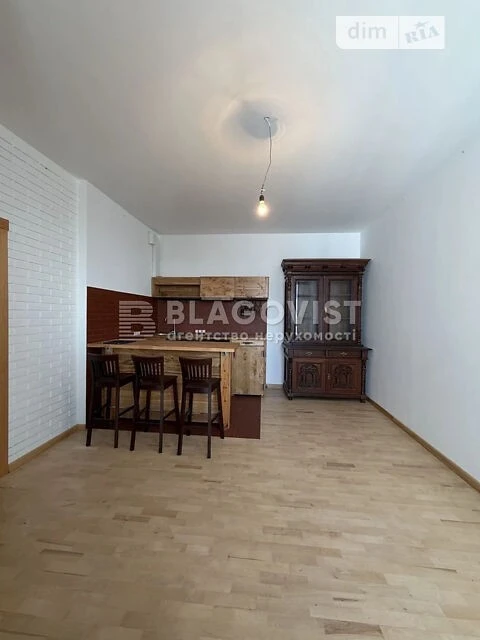 Продаж 2к квартири 64.3 кв. м на вул. Кирило-Мефодіївська 2
