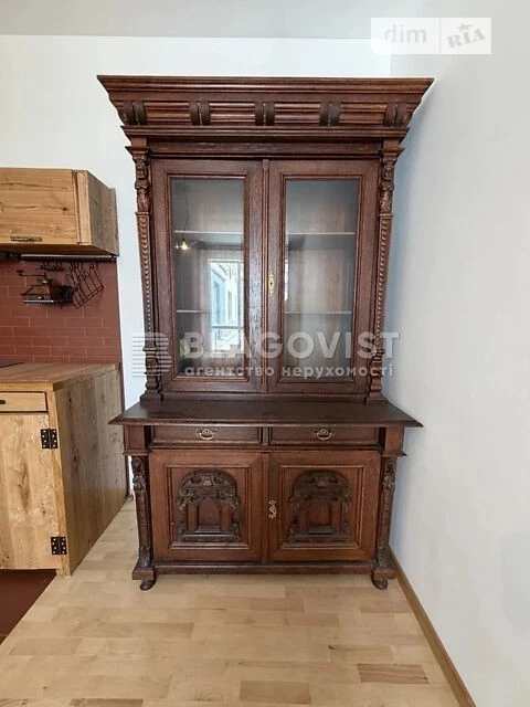 Продаж 2к квартири 64.3 кв. м на вул. Кирило-Мефодіївська 2