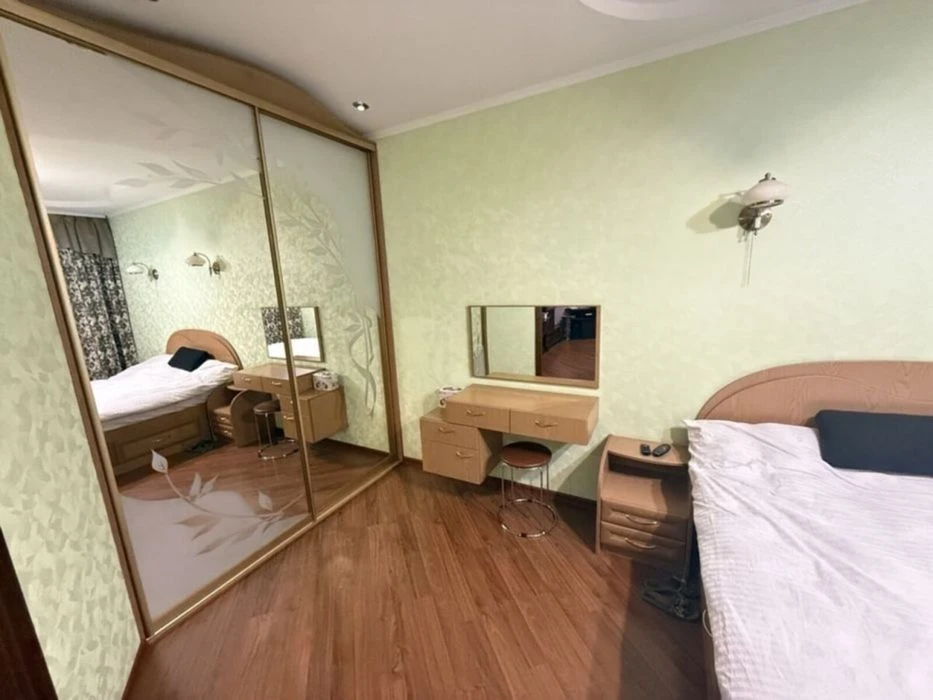 Продам 3к кваотиру з індивідуальним опаленням