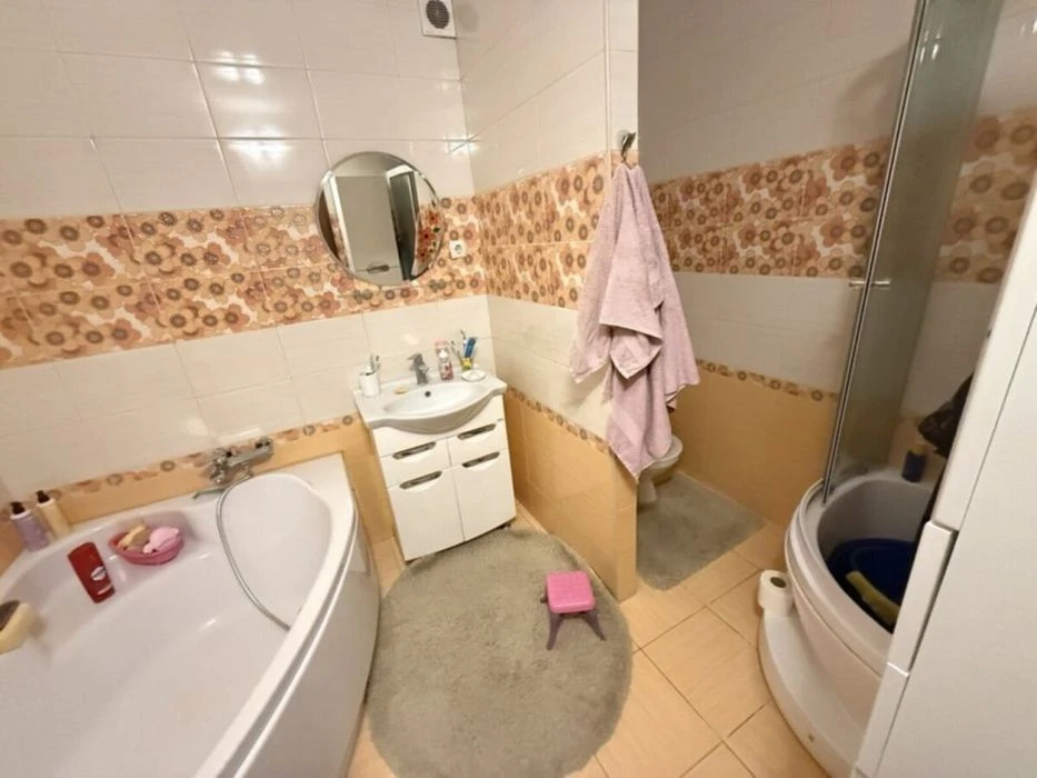 Продам 3к кваотиру з індивідуальним опаленням