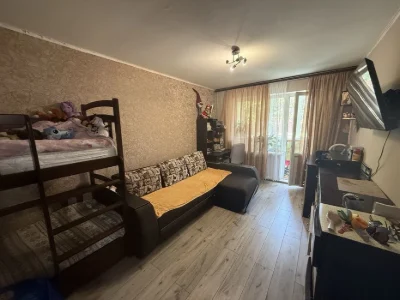 1 к. кв. в центрі можливо під бізнес