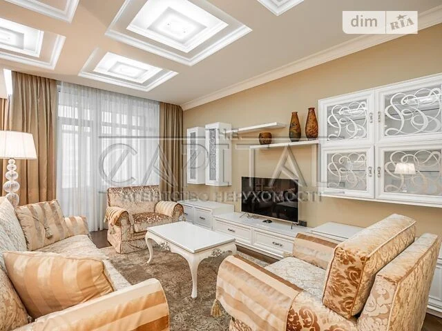 Sale of 3-room apartment 146 sq. m. on Andriy Verkhoglyada St. 20 •