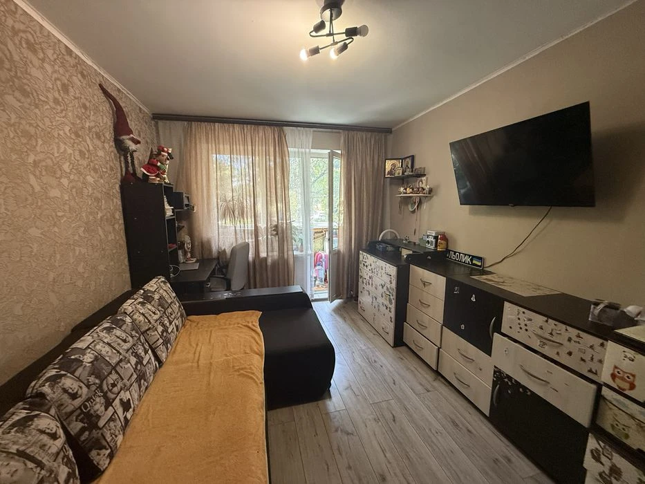 1 к. кв. в центрі можливо під бізнес