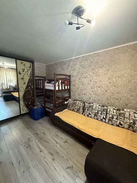 1 к. кв. в центрі можливо під бізнес