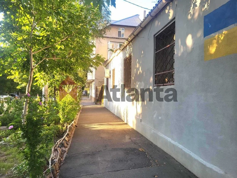 Квартира на земле Три комнаты АГВ Свой двор Головковская Мол
