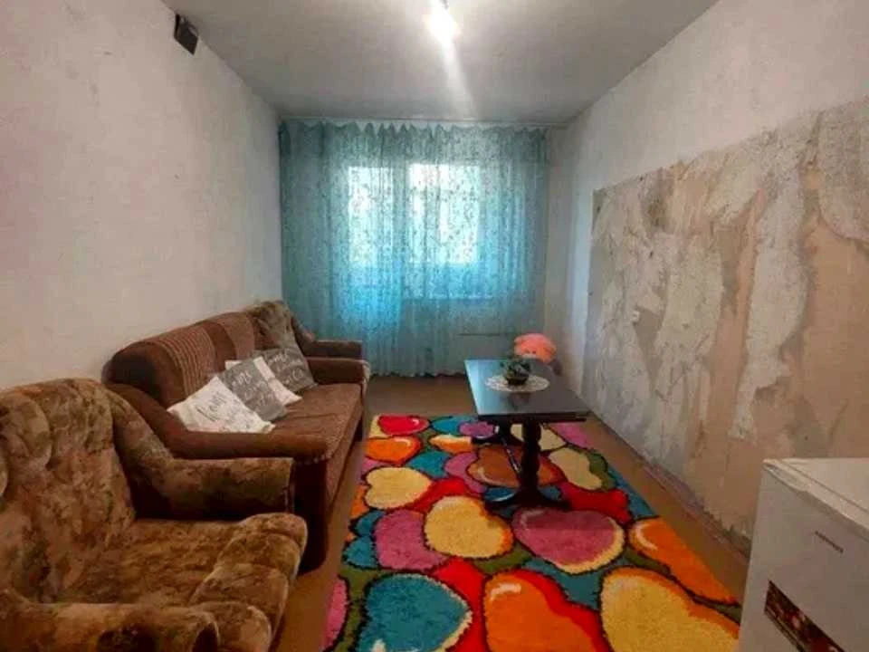 Apartment. Kharkiv, Peremohy Avenue.