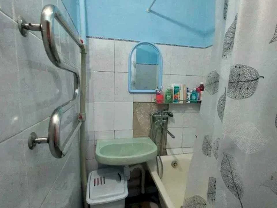 Apartment. Kharkiv, Peremohy Avenue.