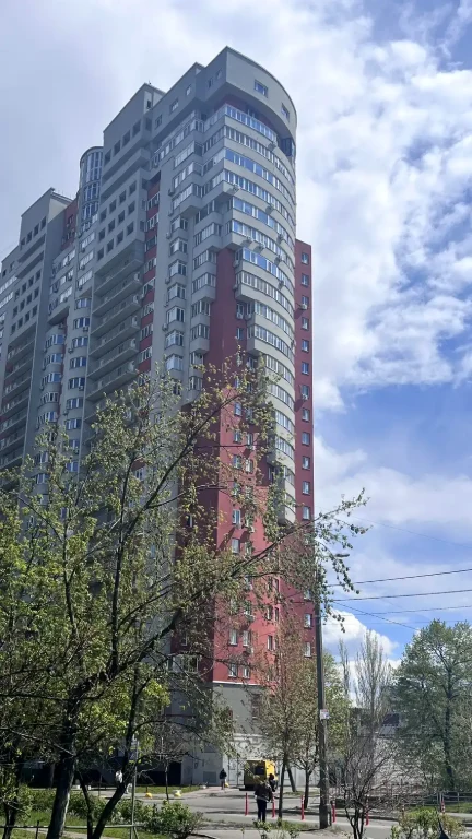 Apartment for sale 2-room. 95.8 m² 10/26 floor.